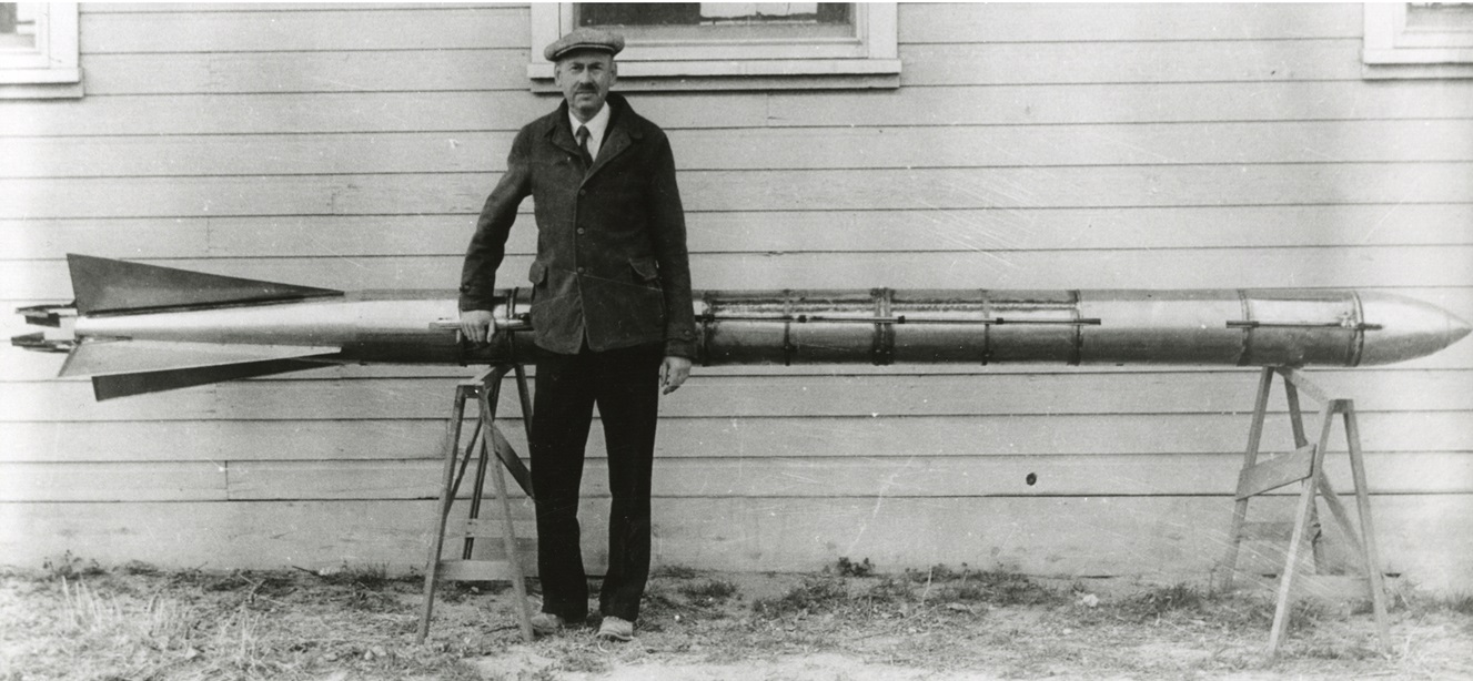 Robert Goddard
with an A-series rocket circa 1935